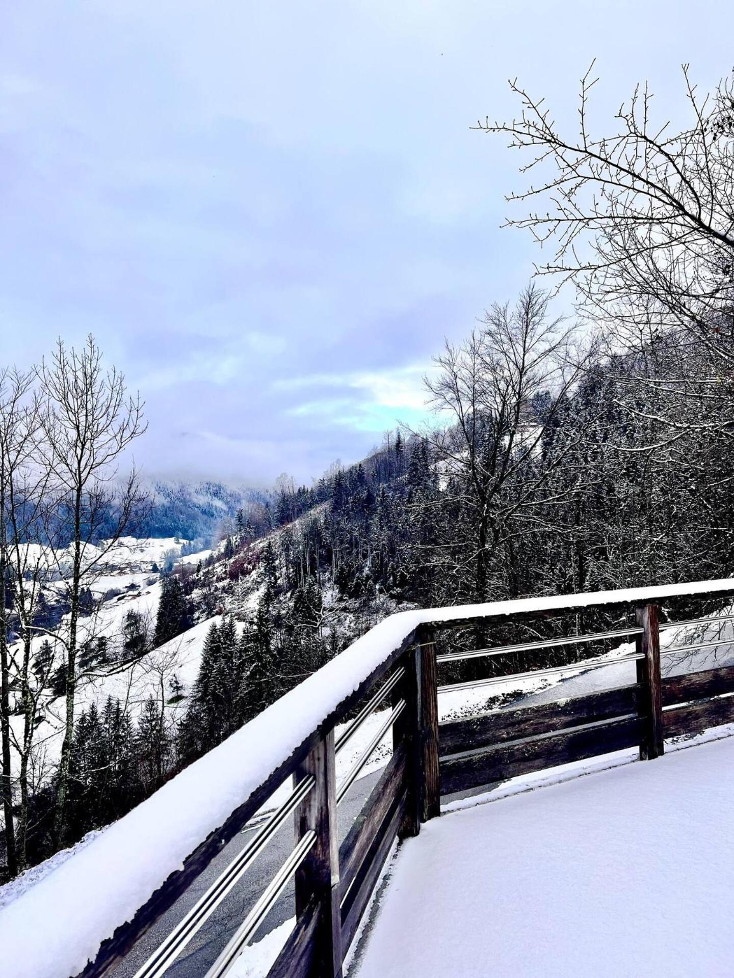 Charming Family Chalet For 8 People, With Private Hot Tub Les Clefs Kültér fotó